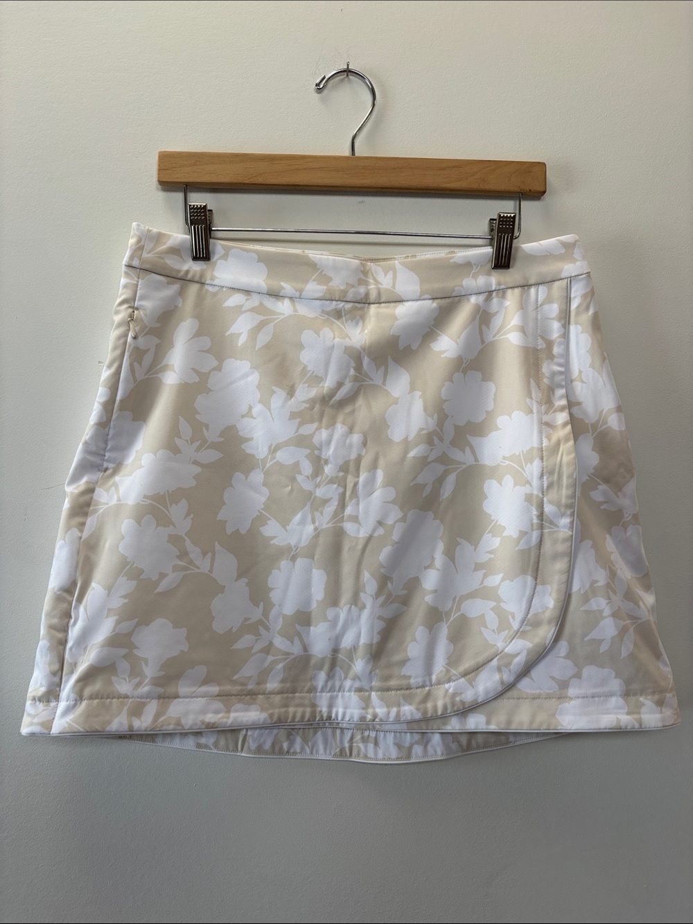 G/FORE Cream and White Floral Skort